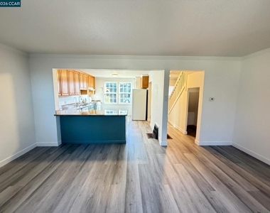 162 Calhoun St - Photo Thumbnail 9