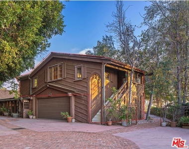 1357 B Beverly Estate - Photo Thumbnail 3