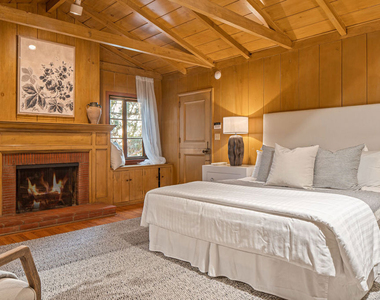 1357 B Beverly Estate - Photo Thumbnail 2
