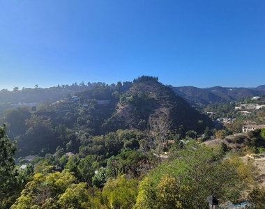 1357 B Beverly Estate - Photo Thumbnail 4