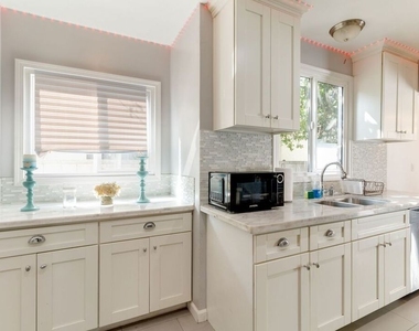 7553 Garden Grove Avenue - Photo Thumbnail 14