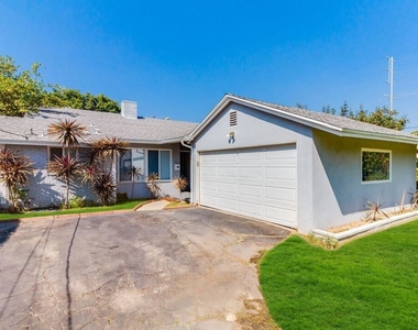 7553 Garden Grove Avenue - Photo Thumbnail 2