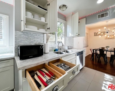 7553 Garden Grove Avenue - Photo Thumbnail 15