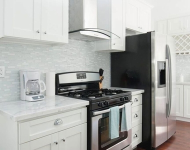 7553 Garden Grove Avenue - Photo Thumbnail 13