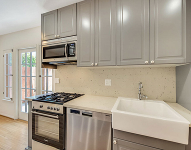 1655 Malcolm Avenue - Photo Thumbnail 12