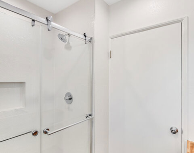 1655 Malcolm Avenue - Photo Thumbnail 21