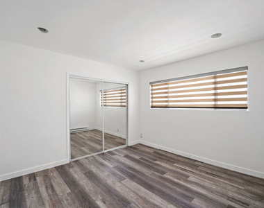 733 N Hayworth Avenue - Photo Thumbnail 17