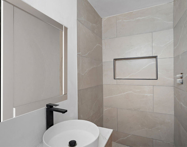 733 N Hayworth Avenue - Photo Thumbnail 12