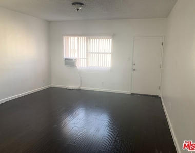 1330 S Wilton Place - Photo Thumbnail 6