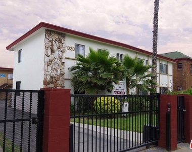 1330 S Wilton Place - Photo Thumbnail 17