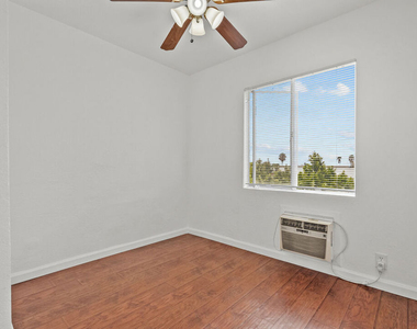 1540 N Fuller Avenue - Photo Thumbnail 9