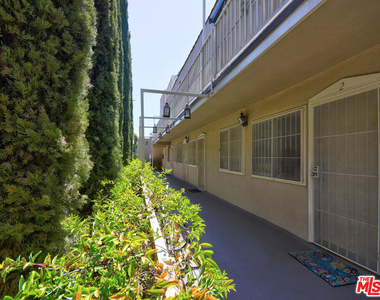 1540 N Fuller Avenue - Photo Thumbnail 1