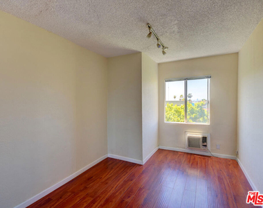 1540 N Fuller Avenue - Photo Thumbnail 7