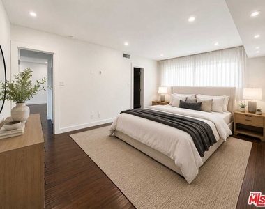 1525 N Hayworth Avenue - Photo Thumbnail 17