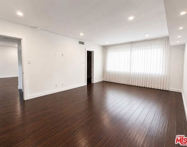 1525 N Hayworth Avenue - Photo Thumbnail 18