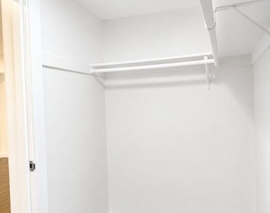 1525 N Hayworth Avenue - Photo Thumbnail 21