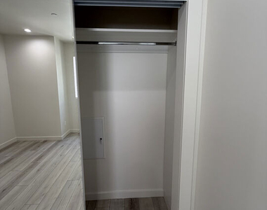 124 S Croft Avenue - Photo Thumbnail 30