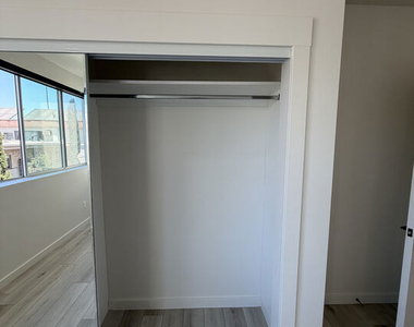 124 S Croft Avenue - Photo Thumbnail 31