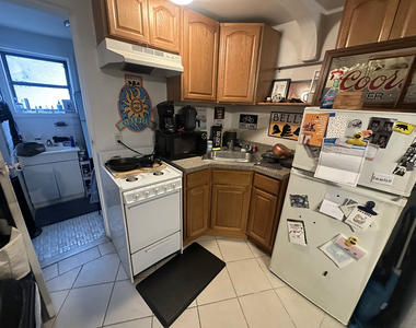 200 Allen Street - Photo Thumbnail 3