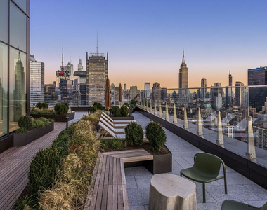 10th Avenue - Photo Thumbnail 7