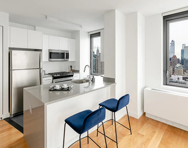 11th Ave & West 57th Street - Photo Thumbnail 2