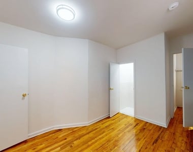 East 89th Street And 3rd Avenue (Address On Request) Apartment 15 - Photo Thumbnail 2
