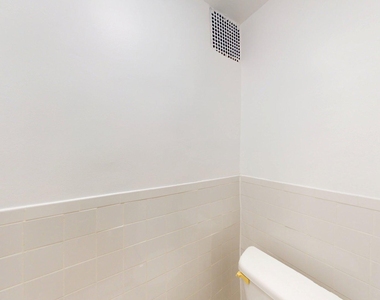 East 89th Street And 3rd Avenue (Address On Request) Apartment 15 - Photo Thumbnail 4