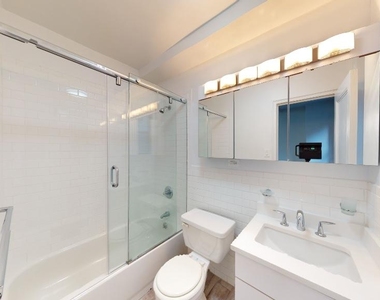 140 East 46th Street  - Photo Thumbnail 3