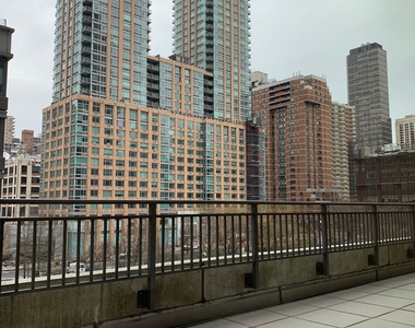 400 West 63rd Street - Photo Thumbnail 5