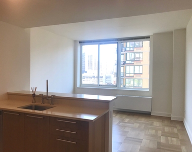 400 West 63rd Street - Photo Thumbnail 3