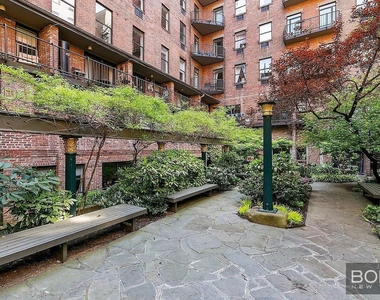East 12th Street - Photo Thumbnail 6