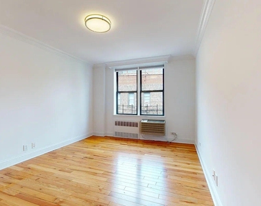 West 13th Street - Photo Thumbnail 9