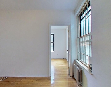 East 5th Street - Photo Thumbnail 11