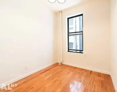 W 151st St - Photo Thumbnail 1