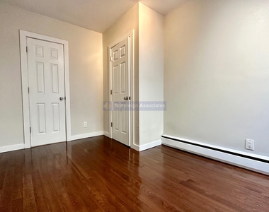 386 Manhattan Avenue - Photo Thumbnail 5