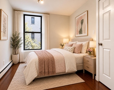 386 Manhattan Avenue - Photo Thumbnail 2