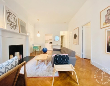 40 8th Avenue - Photo Thumbnail 1