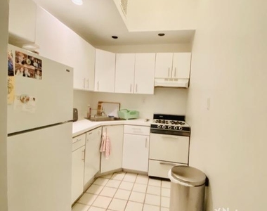 40 8th Avenue - Photo Thumbnail 5
