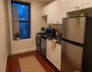 568 Pacific Street - Photo Thumbnail 4