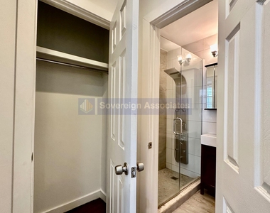 386 Manhattan Avenue - Photo Thumbnail 5