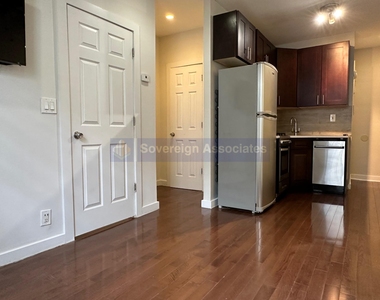 386 Manhattan Avenue - Photo Thumbnail 6