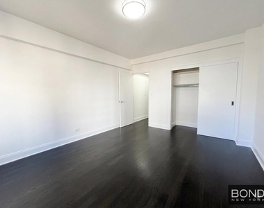 East 69th Street - Photo Thumbnail 5