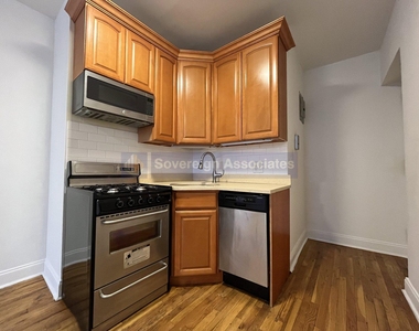 386 Manhattan Avenue - Photo Thumbnail 5