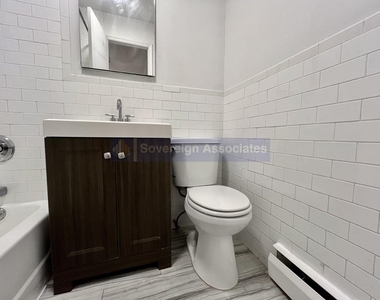 386 Manhattan Avenue - Photo Thumbnail 3