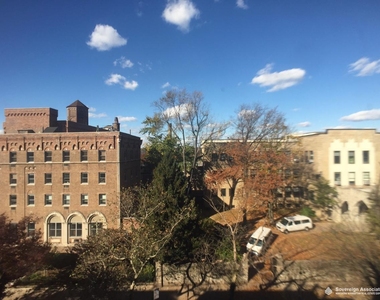 700 Fort Washington Avenue - Photo Thumbnail 3