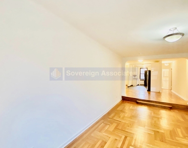 700 Fort Washington Avenue - Photo Thumbnail 1