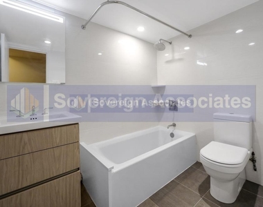 425 East 80th Street - Photo Thumbnail 6