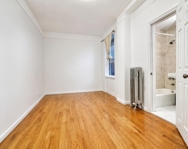 936 West End Avenue - Photo Thumbnail 1