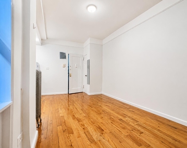936 West End Avenue - Photo Thumbnail 3