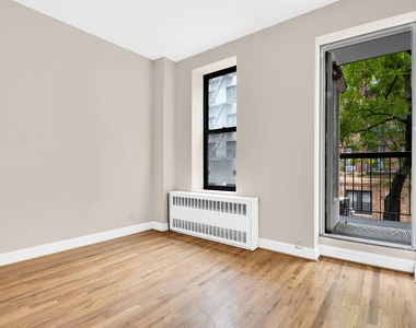 East 25th Street - Photo Thumbnail 1